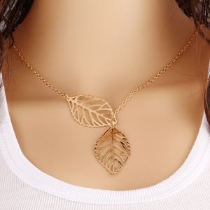 Double Leaf Delicate Necklace Gold